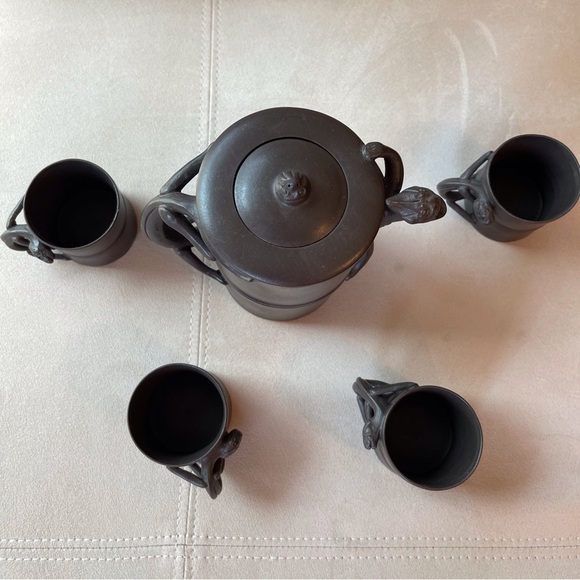 Clay Chinese Yixing Lizard Dragon Teapot with teacups - Picture 2 of 7